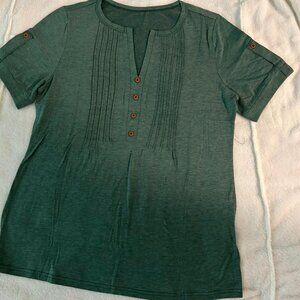 Green casual top, size 8-10, V-neck, New, short sleeves